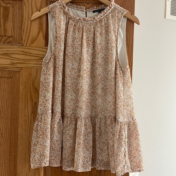 Womens tank - Picture 1 of 3